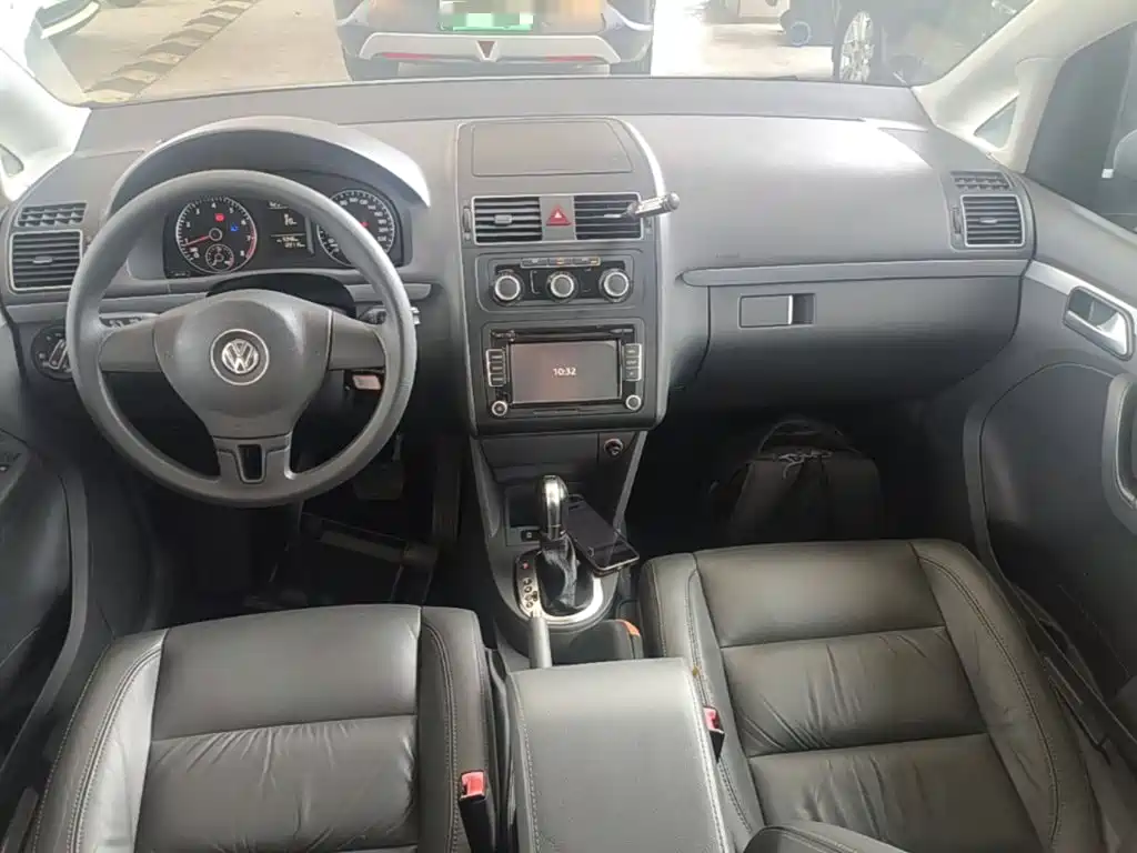 Volkswagen Touran 2016 — фото 10