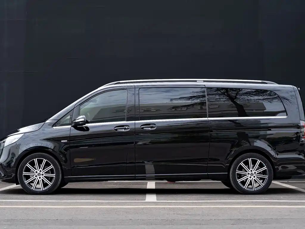 Mercedes-Benz V-Class 2025 — фото 6
