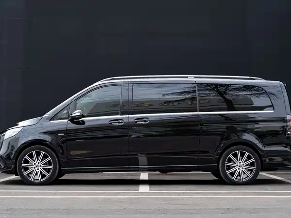 Mercedes-Benz V-Class 2025