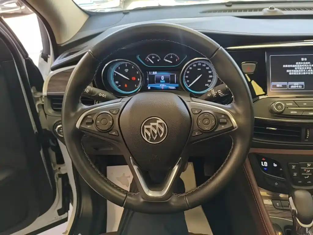 Buick Envision Plus 2017 — фото 11