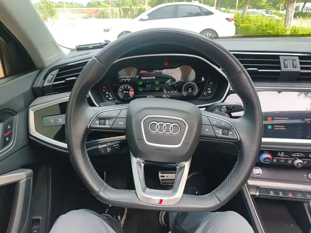 Audi Q3 2022 — фото 11