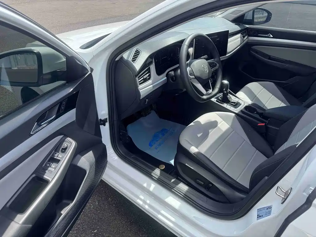Volkswagen Bora 2023