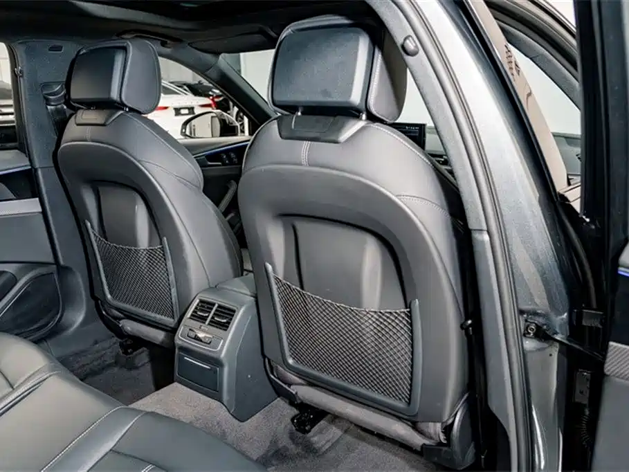 Audi A4L 2023 — фото 20