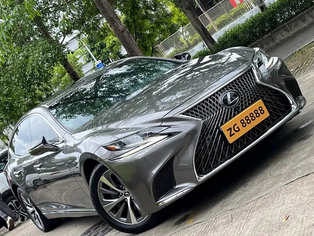 Lexus LS 2019