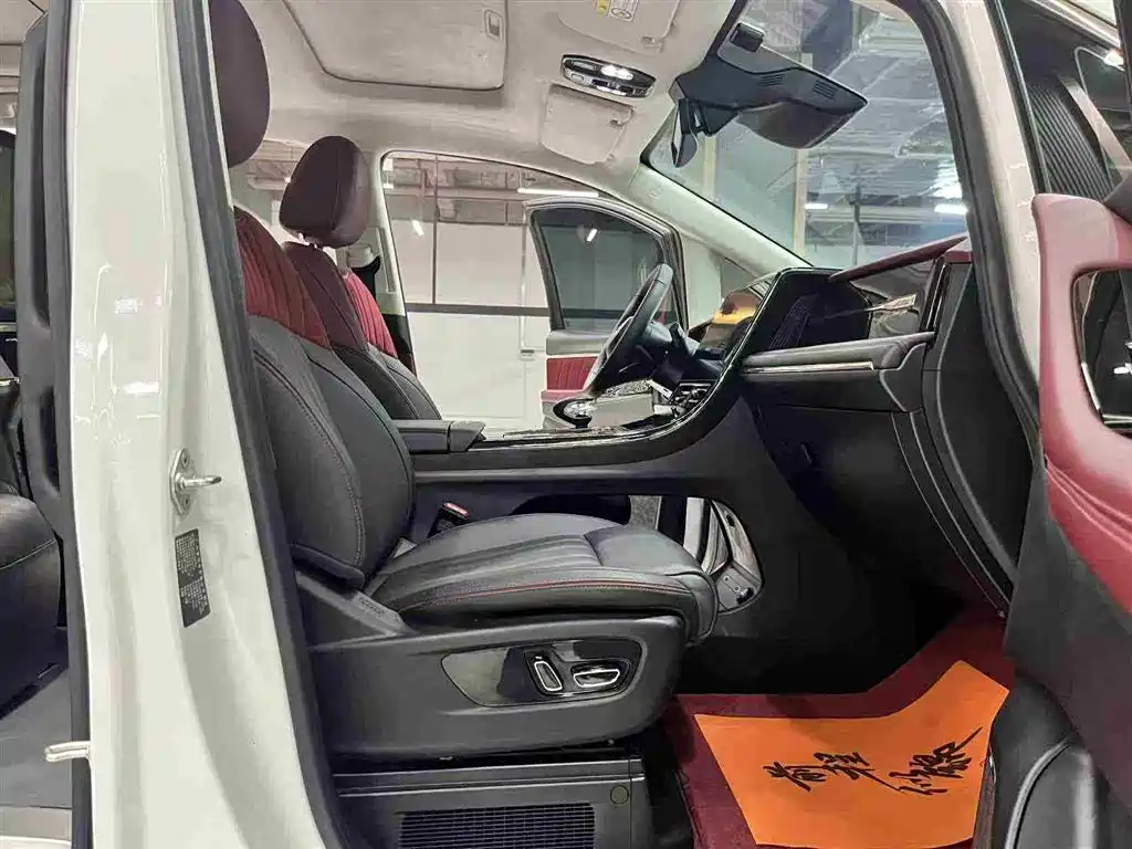 GAC Motor Trumpchi E9 2024 — фото 12