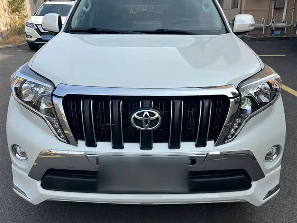 Toyota Prado 2015 — фото 10