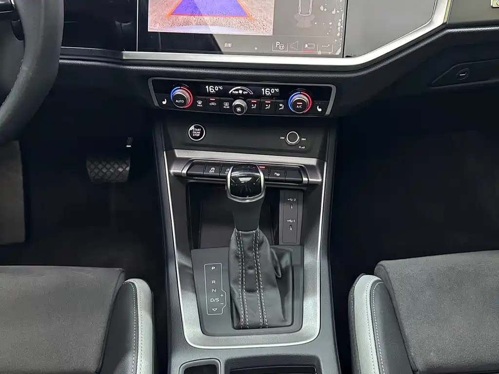 Audi Q3 2023 — фото 14