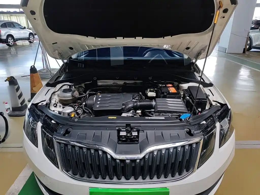 Skoda Octavia 2020 — фото 20