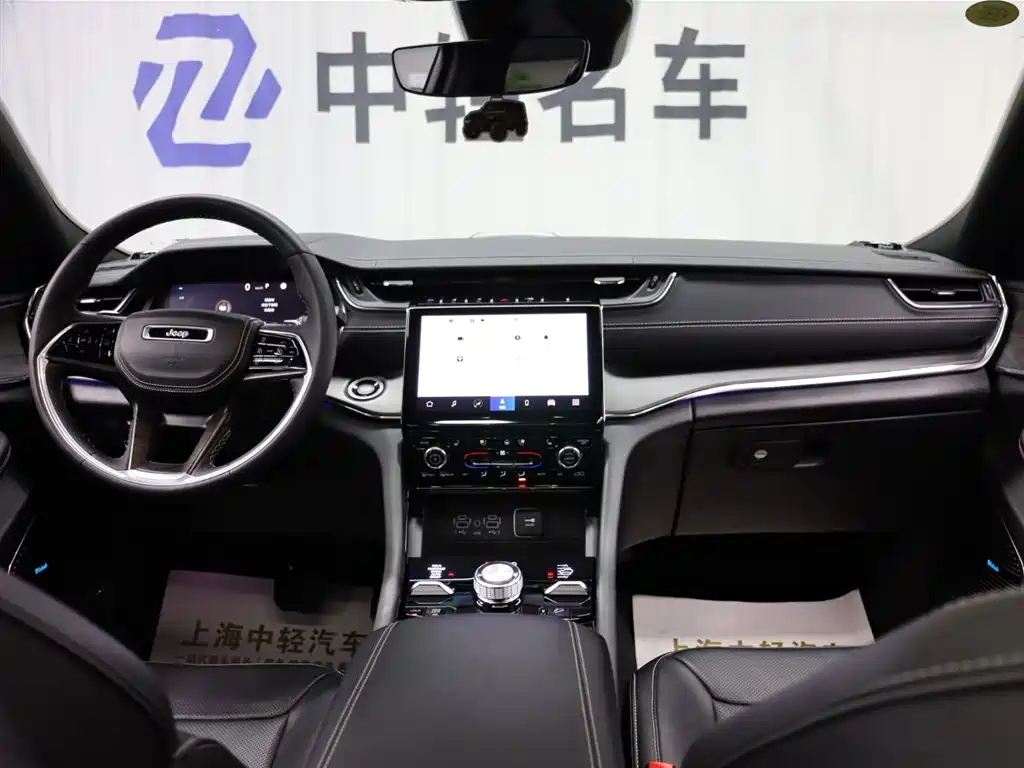 Jeep Grand Cherokee 4xe 2025 — фото 11