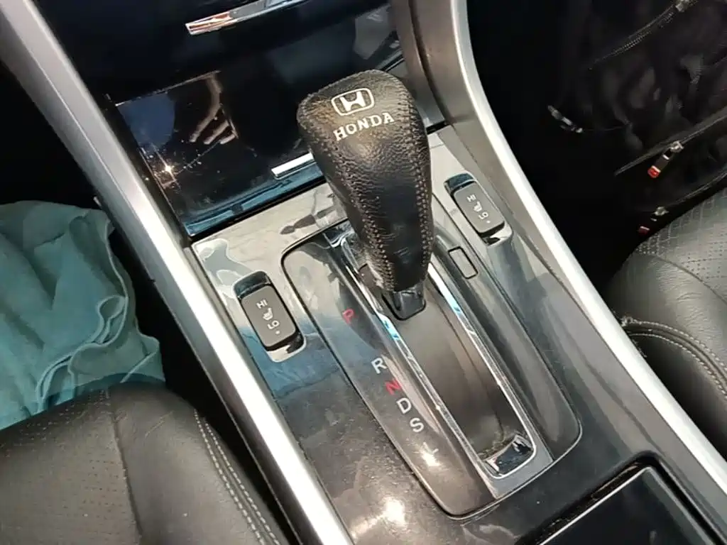 Honda Accord 2016 — фото 10
