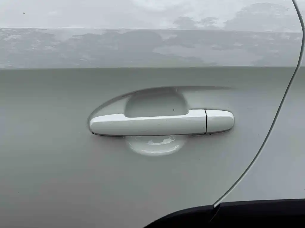 Toyota Yaris L 2022 — фото 13