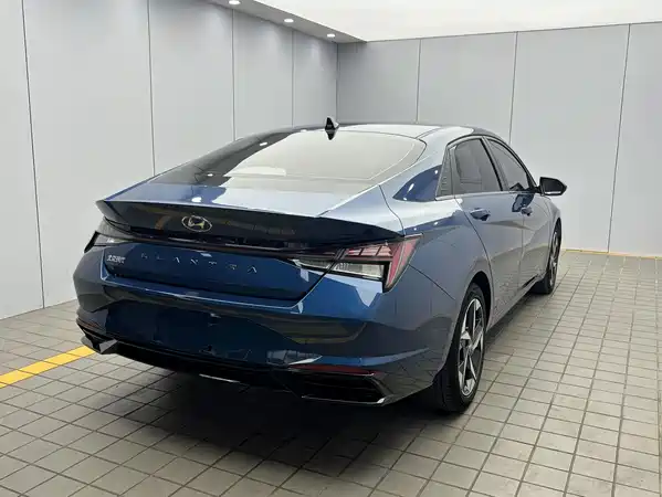 Hyundai Elantra 2022