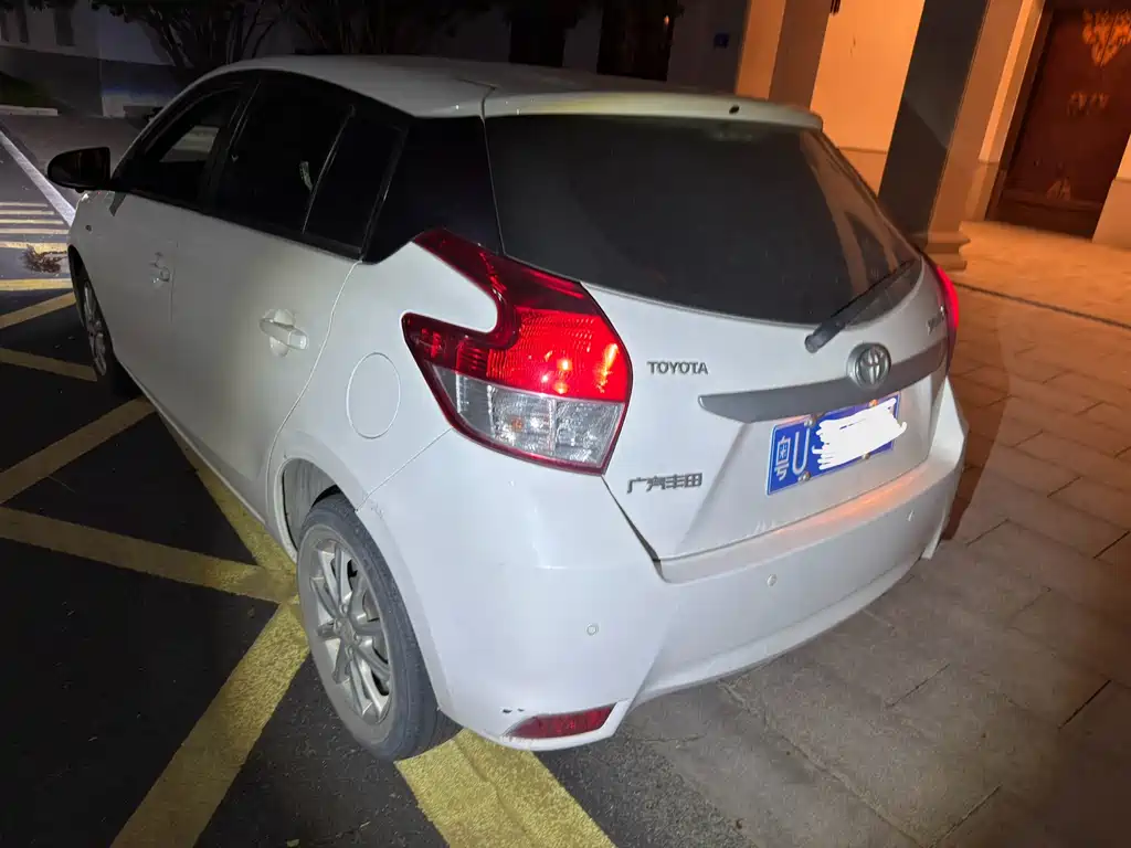 Toyota Yaris L 2015 — фото 11