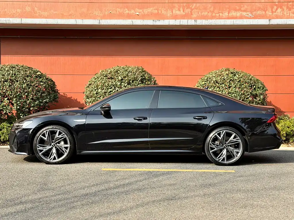 Audi A7L 2024 — фото 13