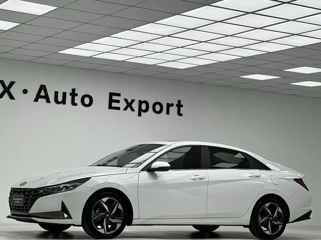 Hyundai Elantra 2022 — фото 21