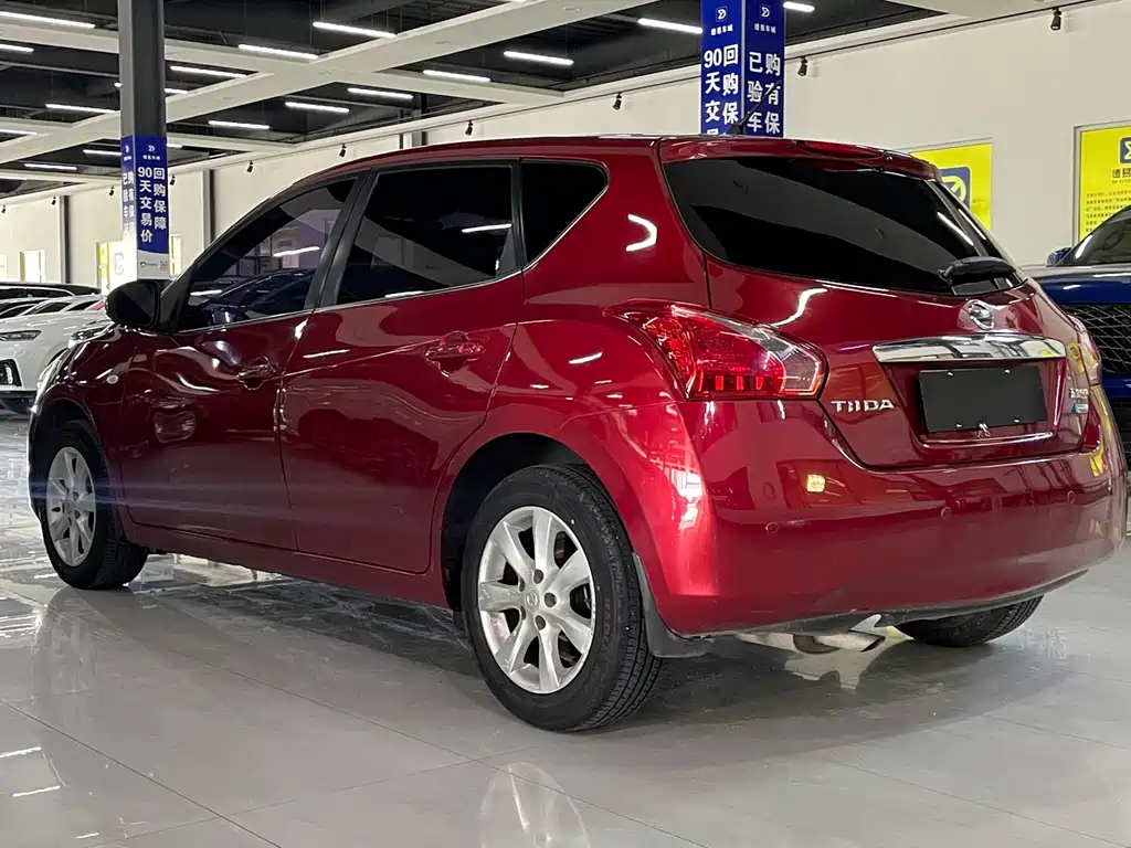 Nissan Tiida 2013