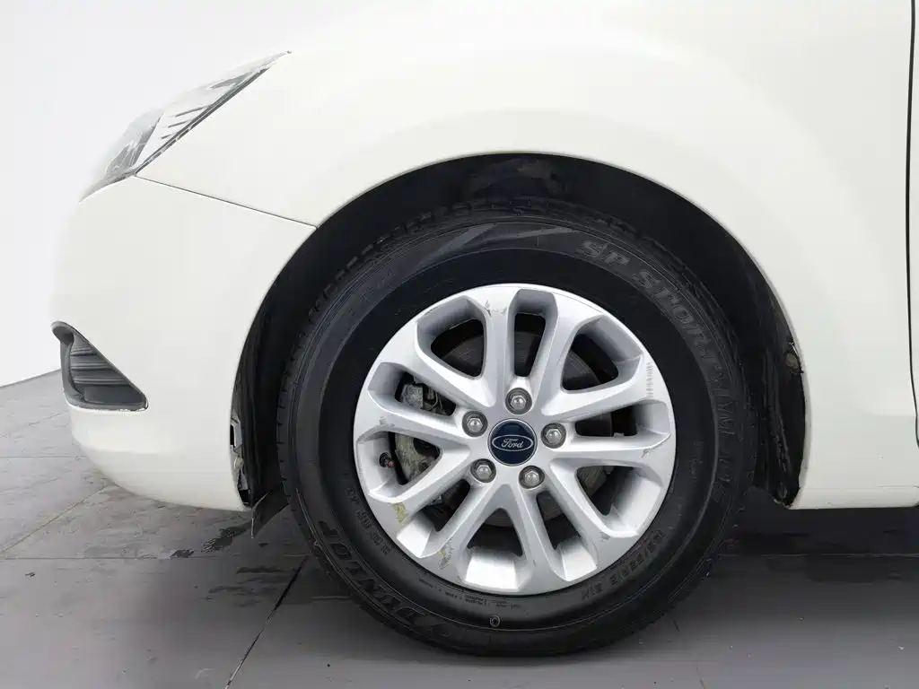 Ford Focus 2014 — фото 17