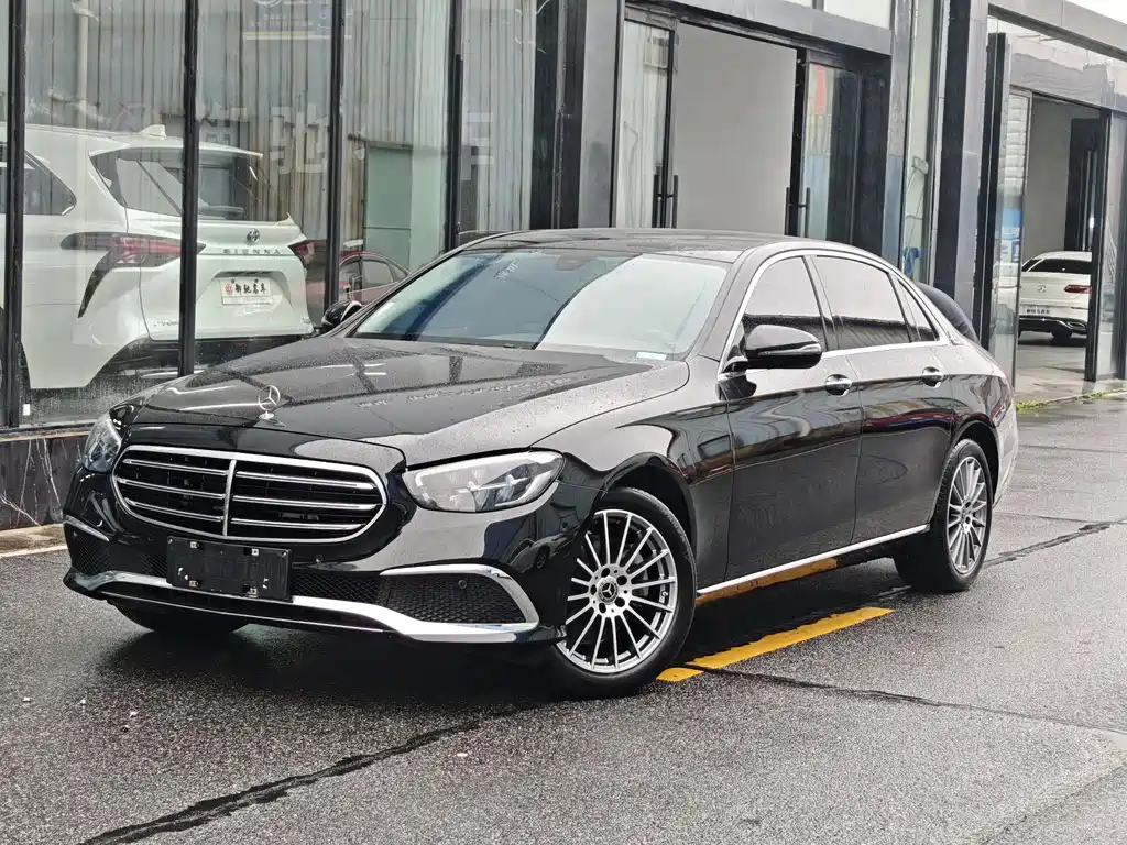 Mercedes-Benz E-Class 2023 — фото 1
