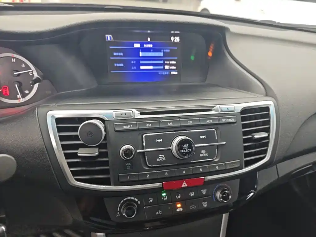 Honda Accord 2017 — фото 13