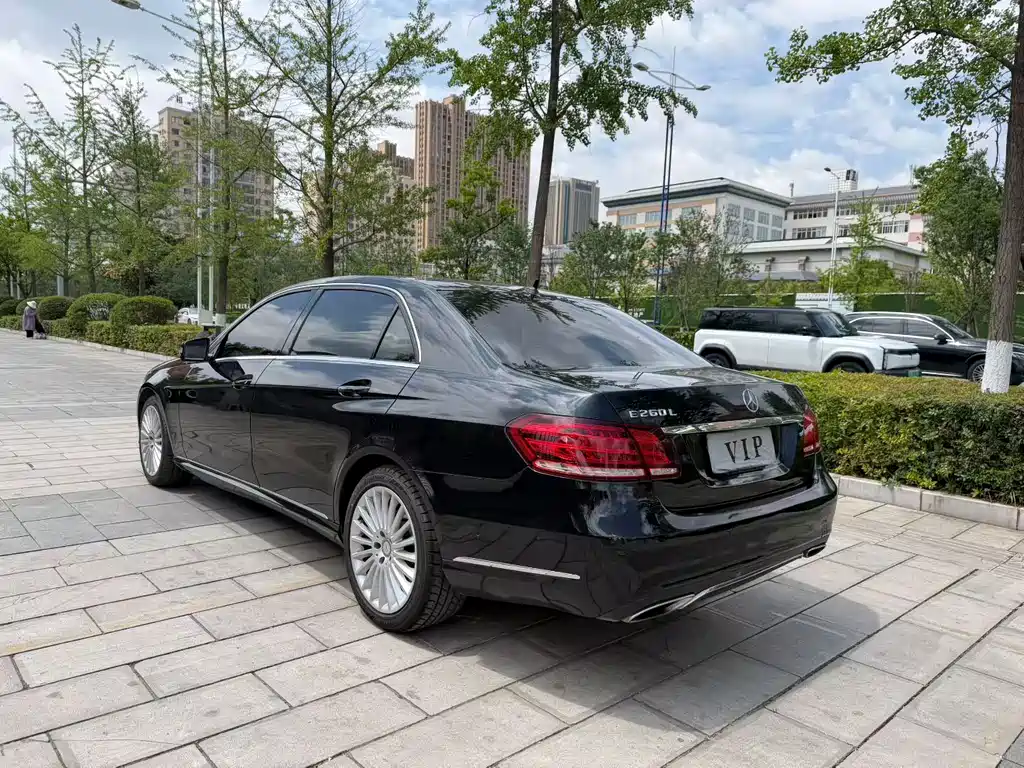 Mercedes-Benz E-Class 2015 — фото 9