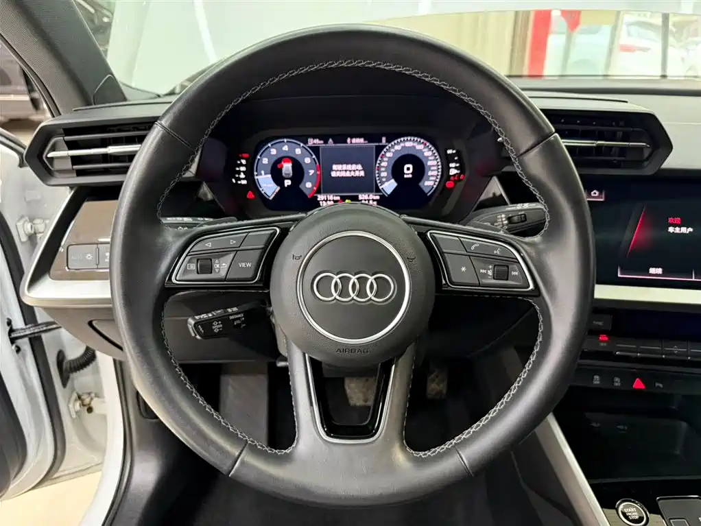 Audi A3 2023 — фото 11