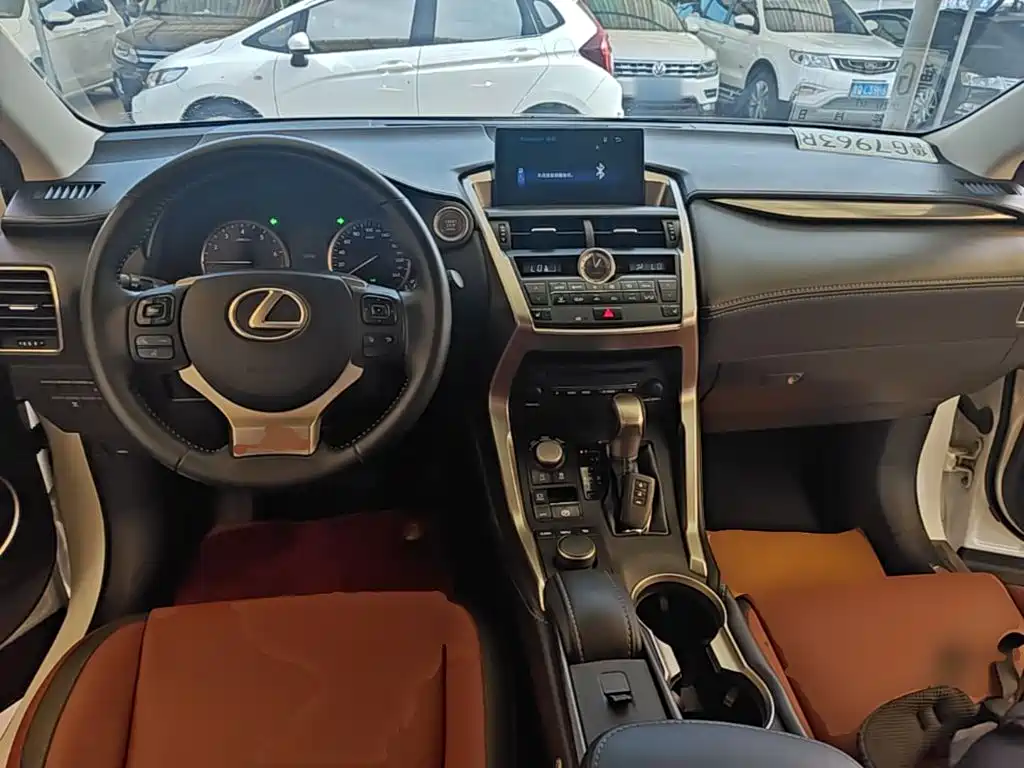 Lexus NX 2015 — фото 10