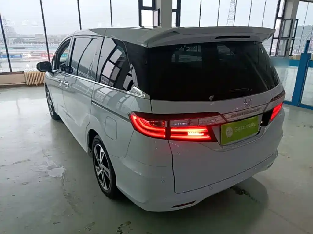 Honda Odyssey 2018 — фото 5