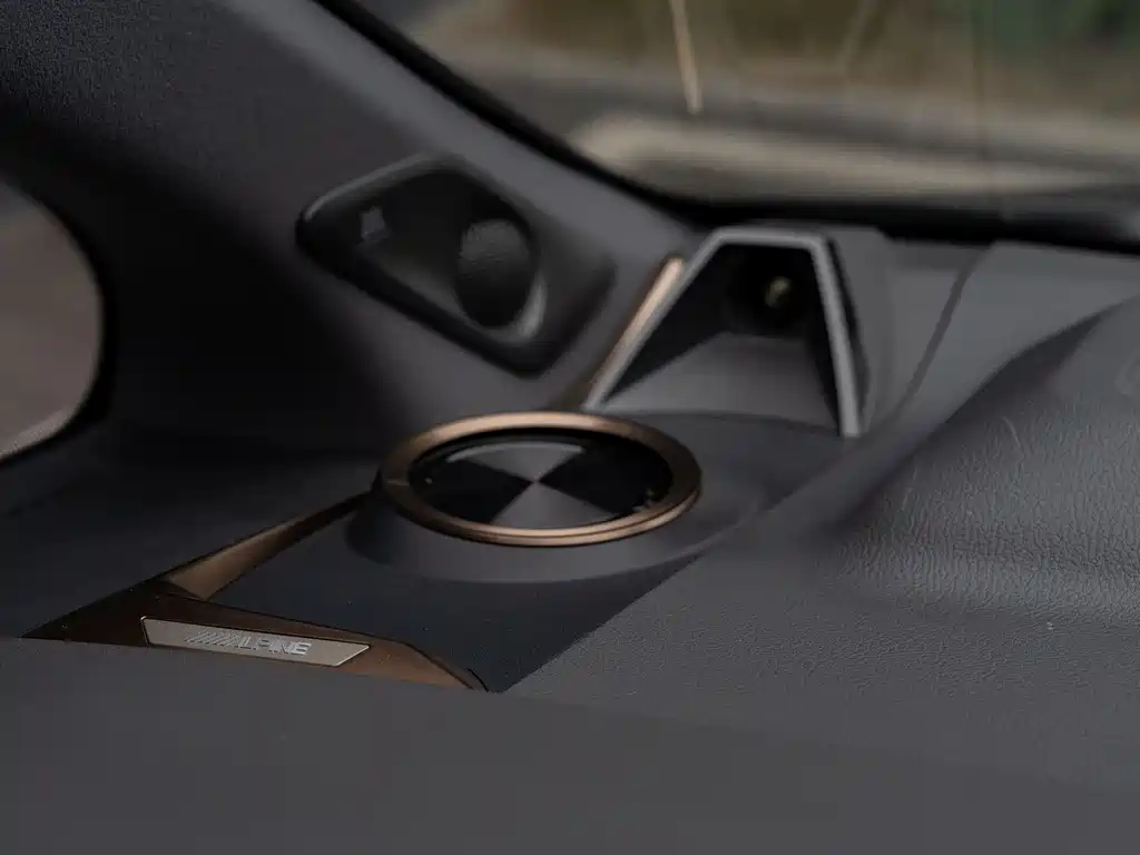 Toyota Vellfire 2024 — фото 17
