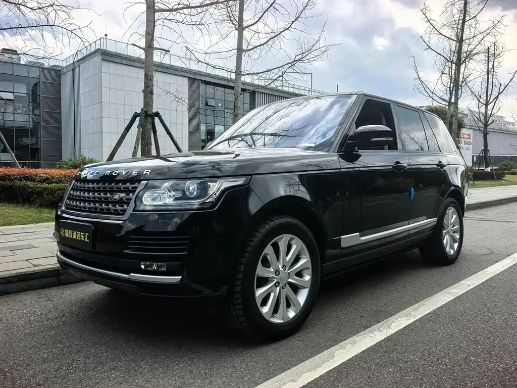 Land Rover Range Rover 2018 — фото 1