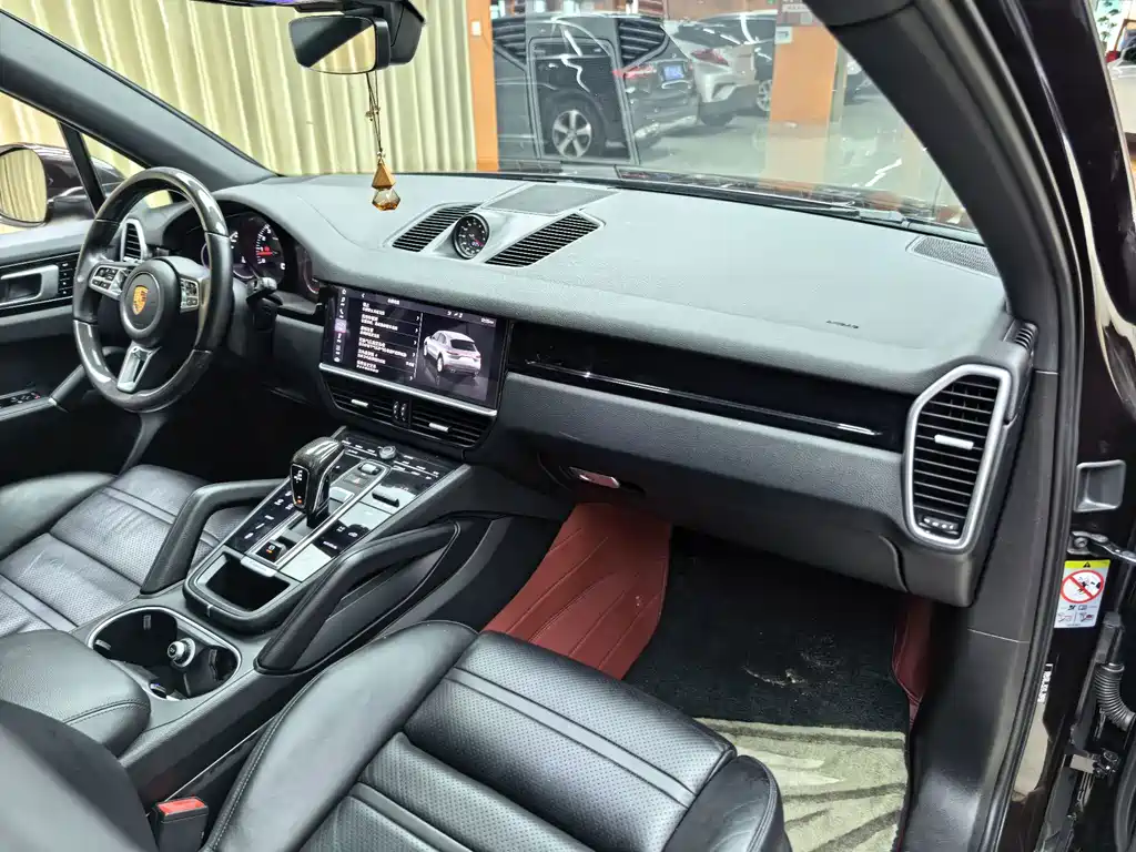 Porsche Cayenne 2019 — фото 10