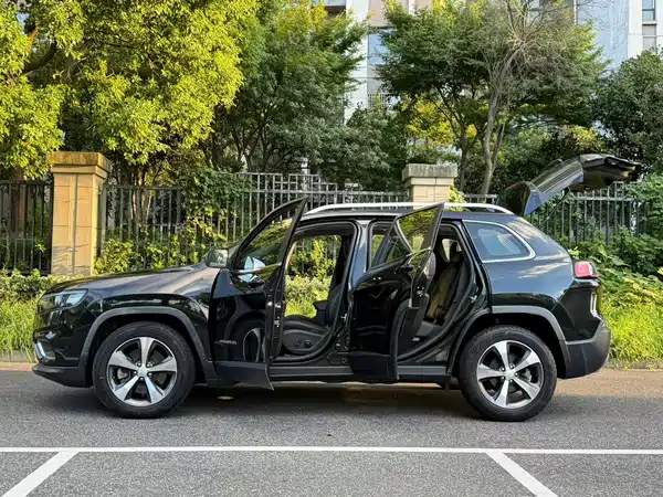 Jeep Cherokee 2021