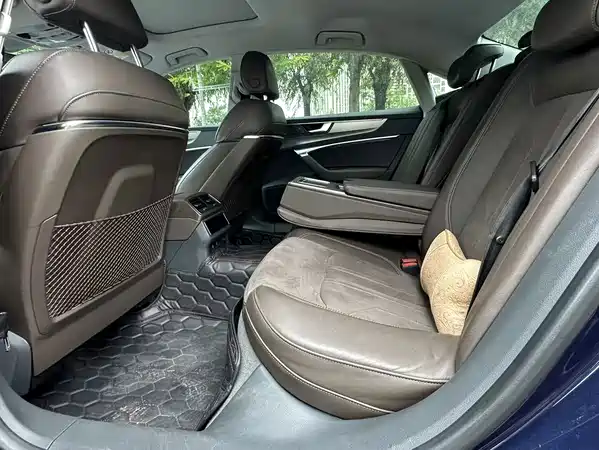 Audi A7L 2023