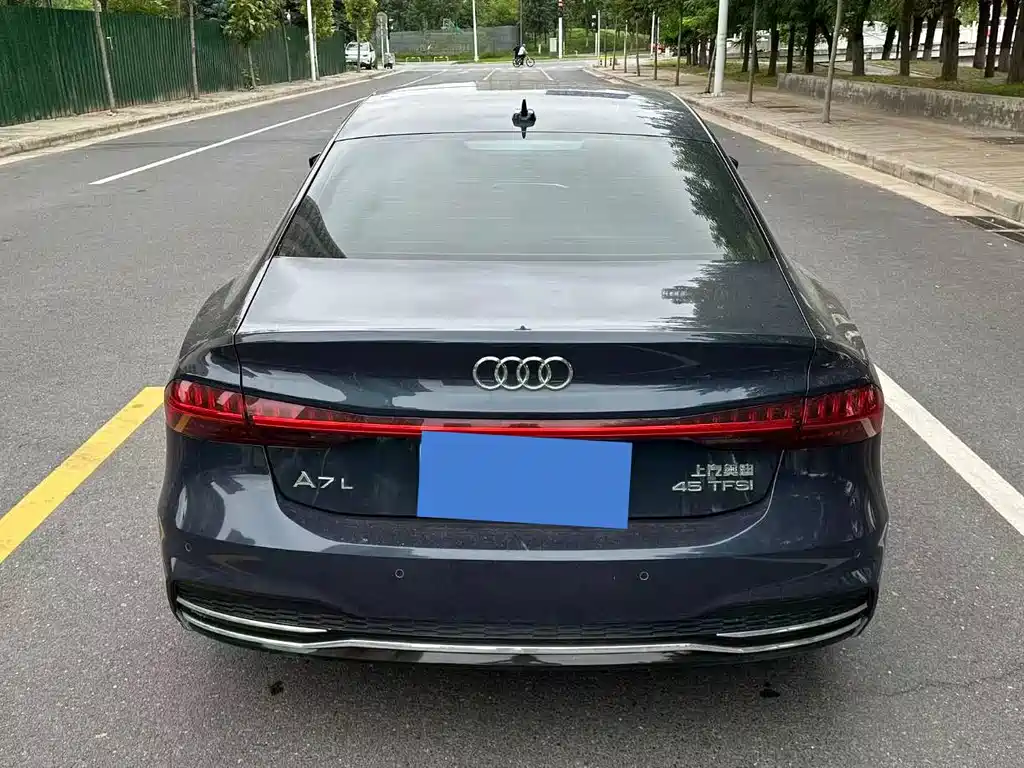 Audi A7L 2023 — фото 8