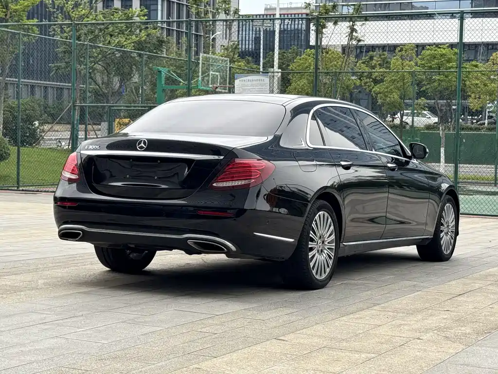 Mercedes-Benz E-Class 2020 — фото 14