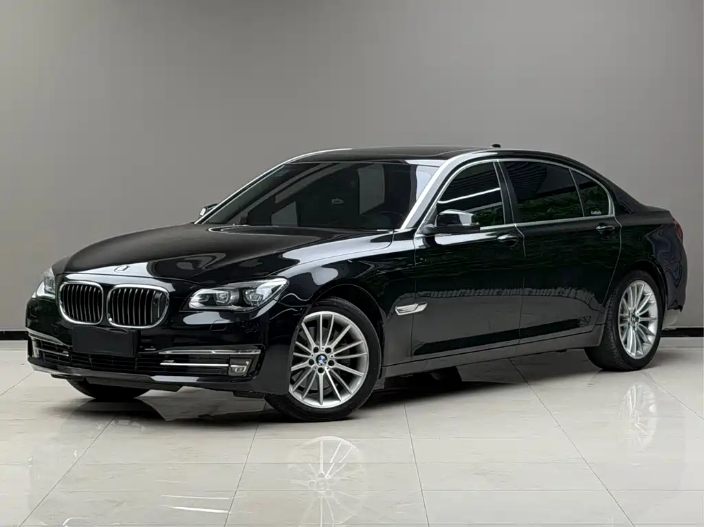 BMW 7 Series 2014 — фото 1