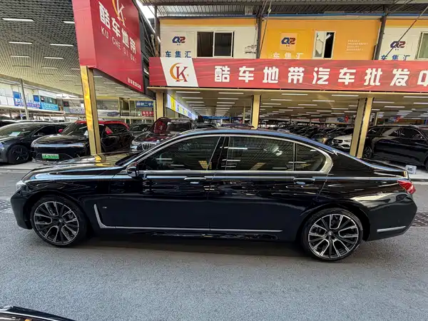 BMW 7 Series 2021