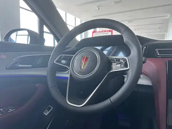 Hongqi H5 2025