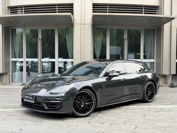 Porsche Panamera 2023