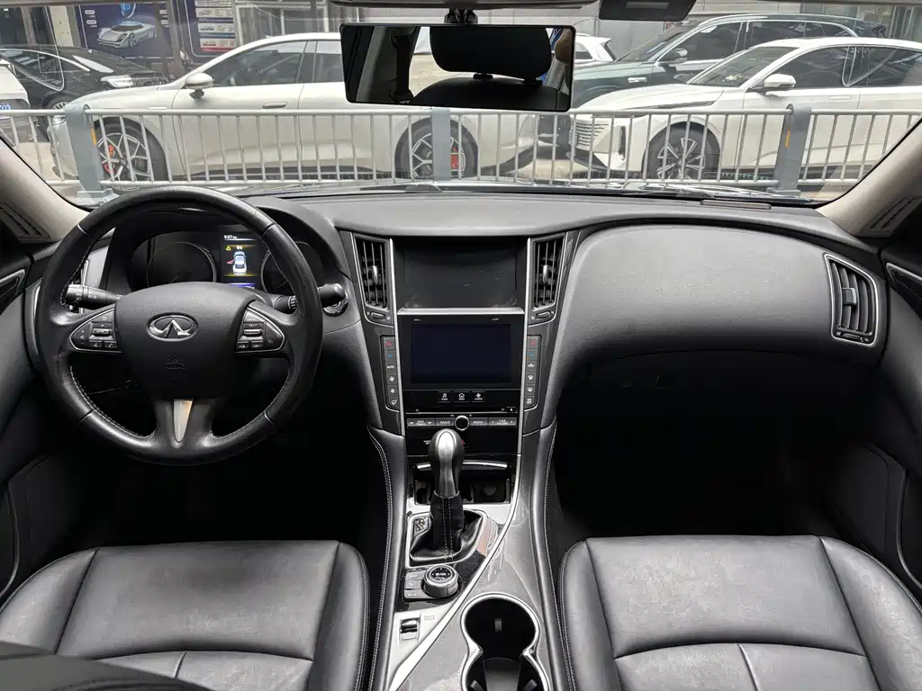 Infiniti Q50L 2015 — фото 8