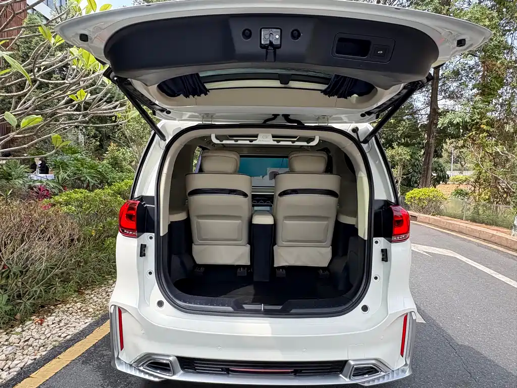 GAC Motor Trumpchi M8 2022 — фото 21