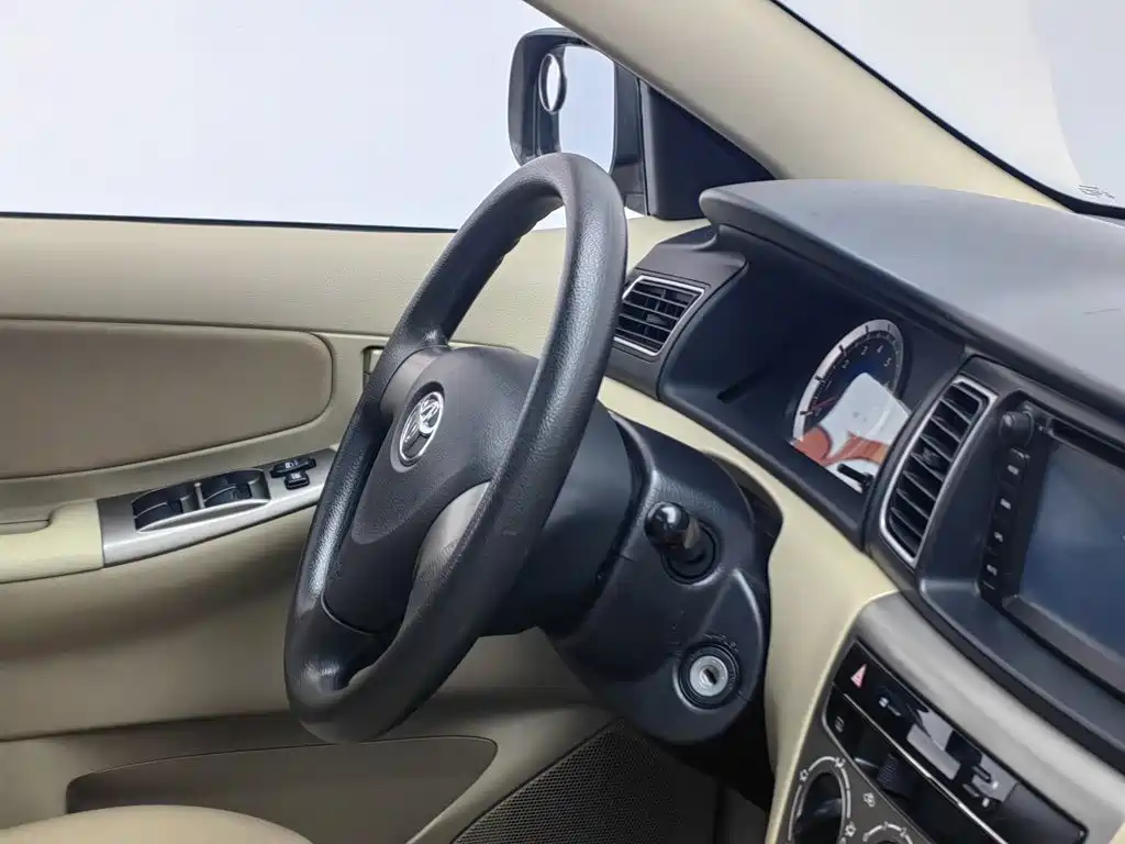 Toyota Corolla 2015 — фото 22