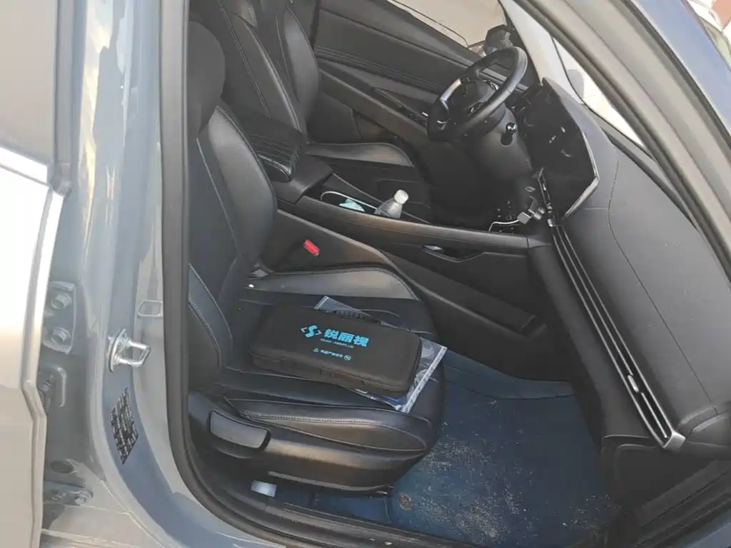 Hyundai Elantra 2023 — фото 25