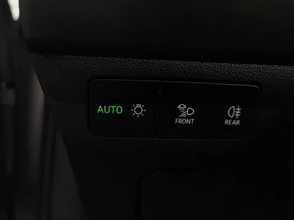 Audi Q5 E-Tron 2022 — фото 21