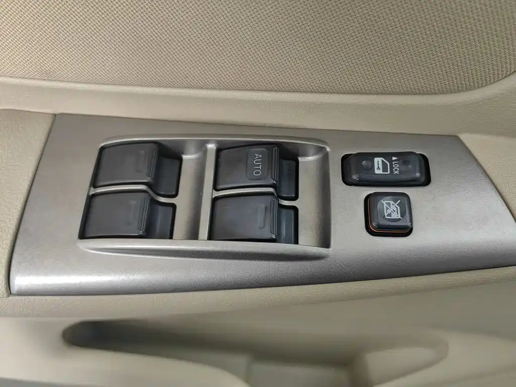 Toyota Corolla 2015 — фото 9