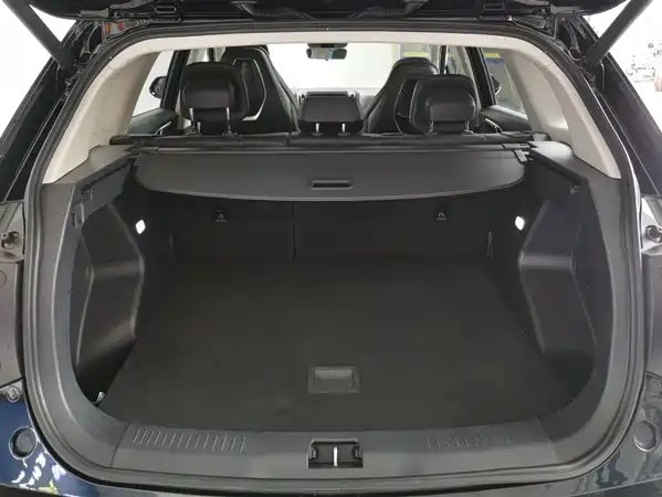 Hongqi HS3 2024