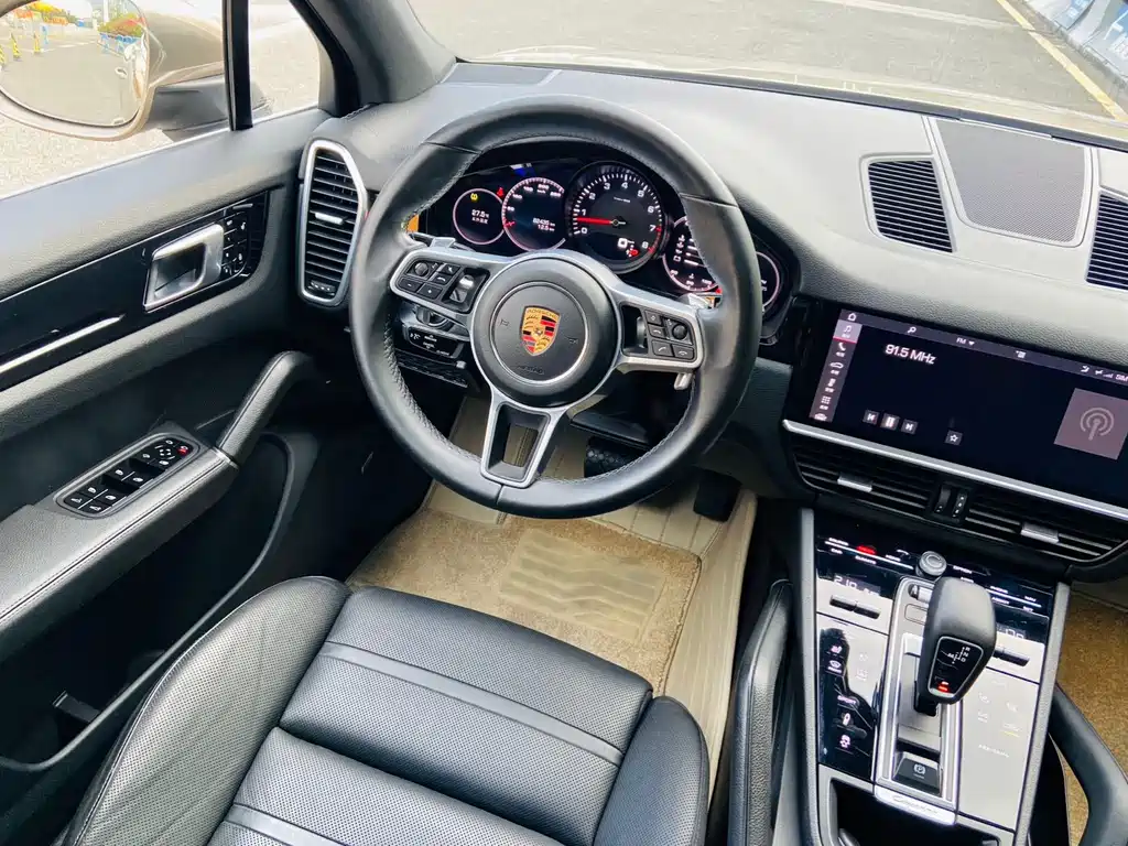Porsche Cayenne 2019 — фото 18