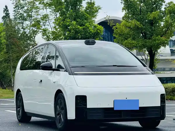 Li Auto MEGA 2024