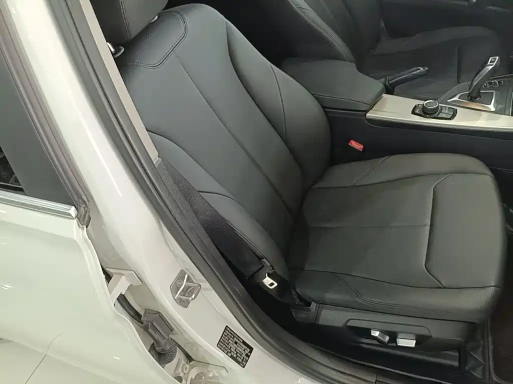 BMW 3 Series 2015 — фото 25