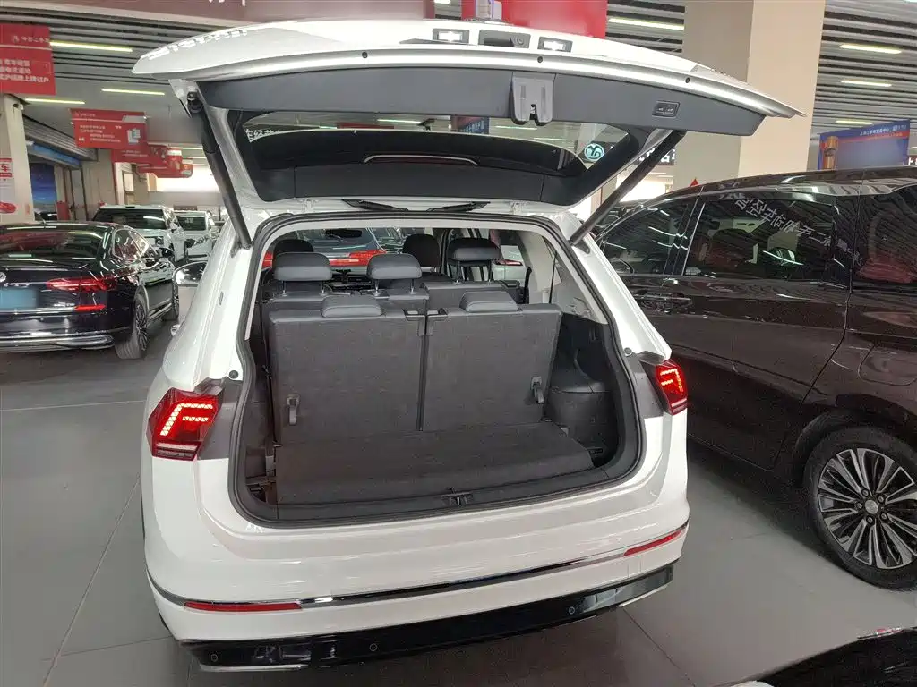 Volkswagen Tiguan L 2020 — фото 15