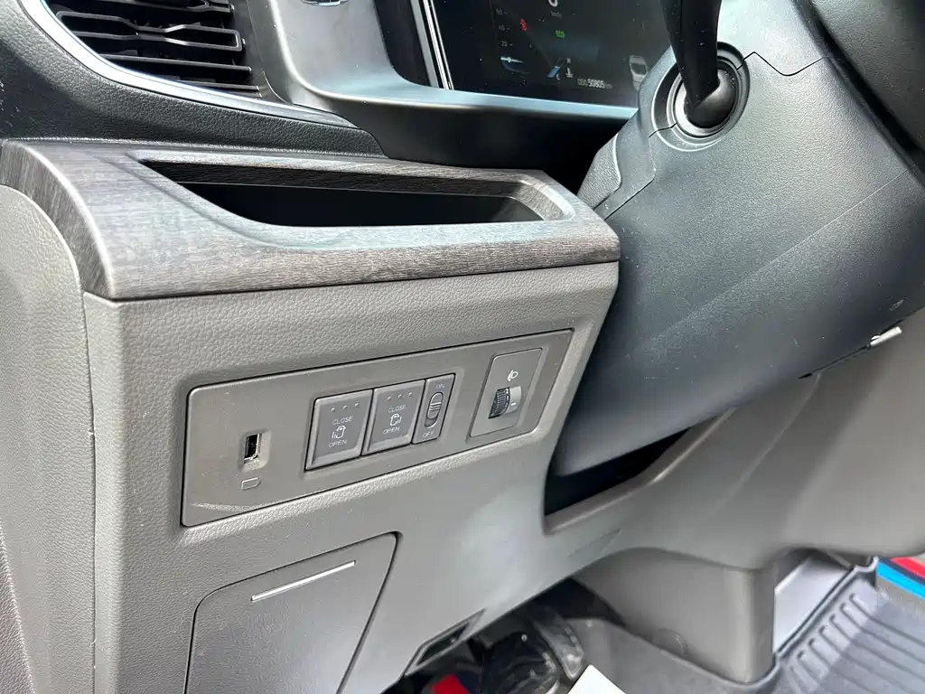 Ford Tourneo 2024 — фото 12